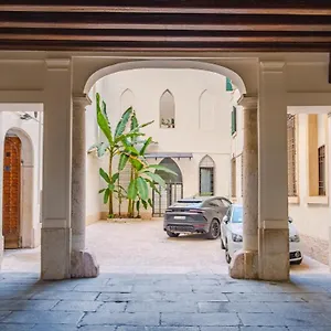 Apartment Residenza Corte Carnesali - Italian Homing, Verona